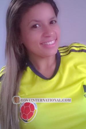 163088 - Dariela Age: 42 - Colombia